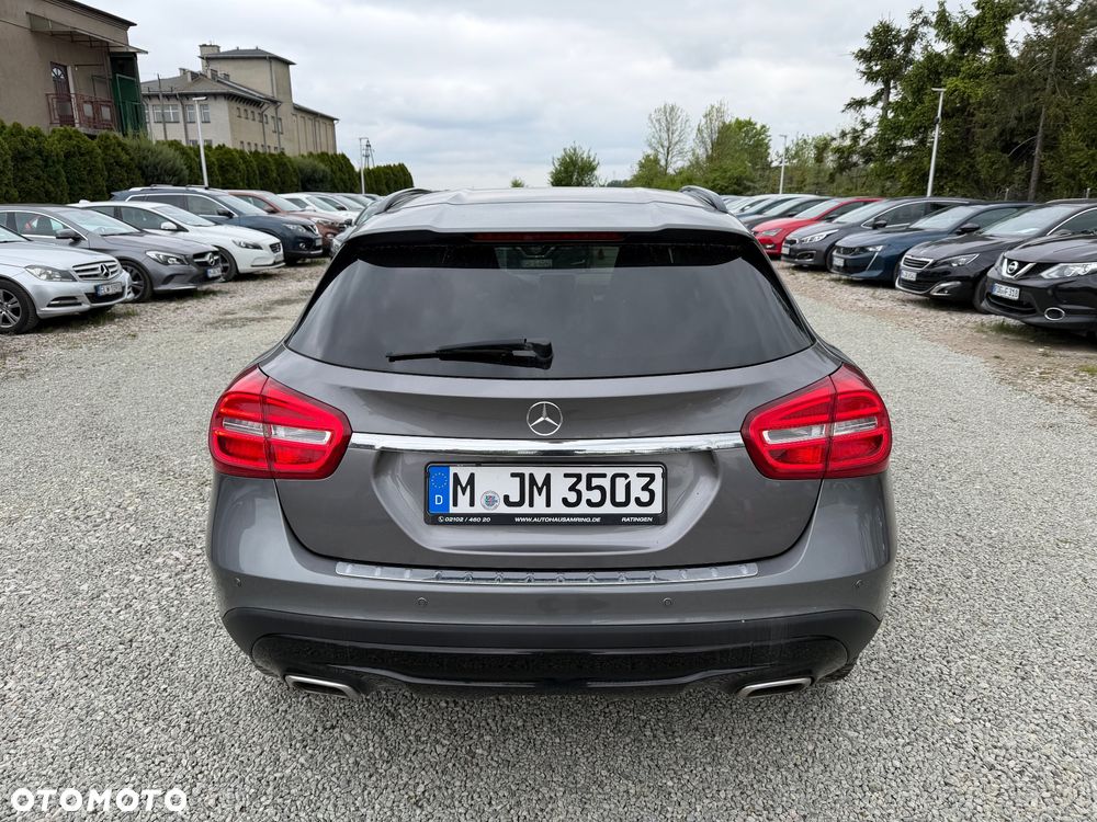 Mercedes-Benz GLA 200 Urban - 5