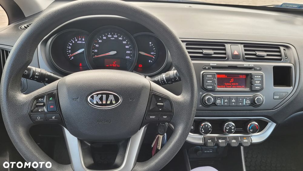 Kia Rio 1.2 M - 10