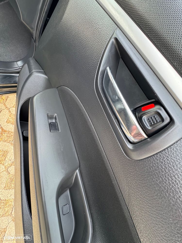 Suzuki Swift 1.3 DDiS GLX - 48