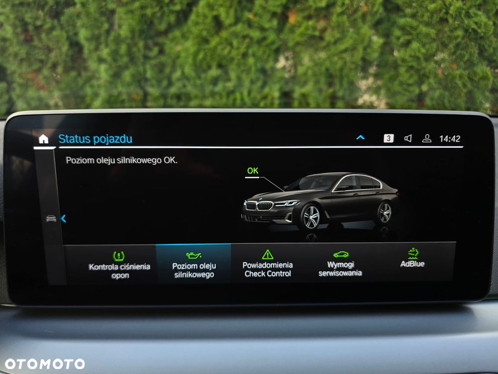 BMW Seria 5 540d xDrive mHEV - 11