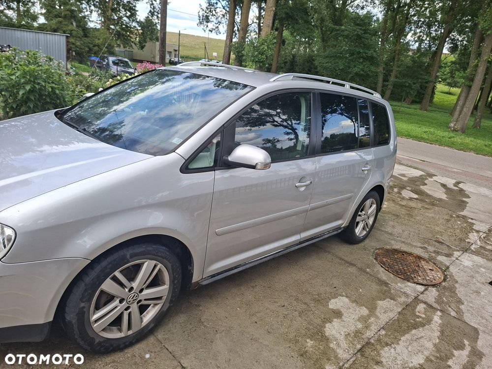 Volkswagen Touran - 3