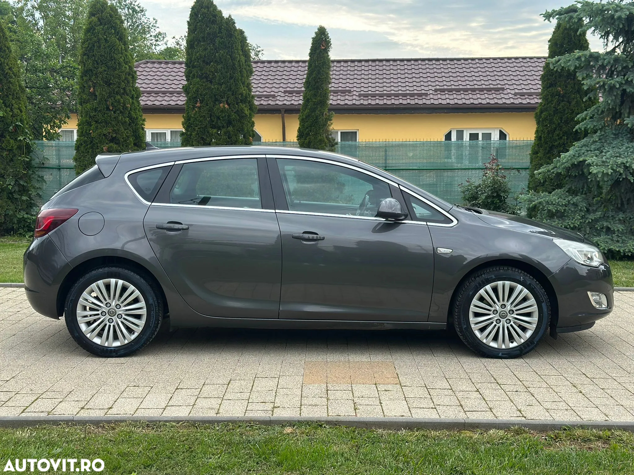 Opel Astra 1.7 CDTI Cosmo - 18