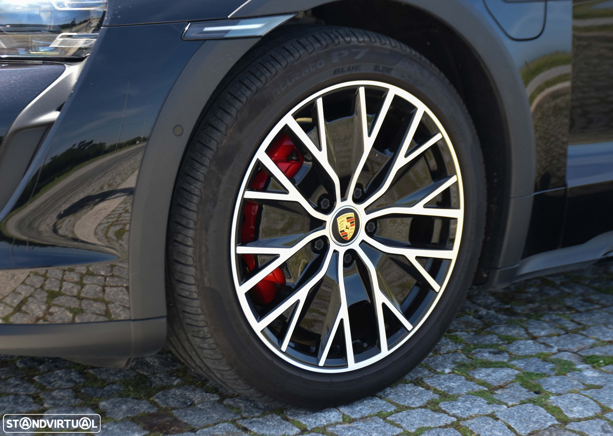 Porsche Taycan Cross Turismo 4S - 13