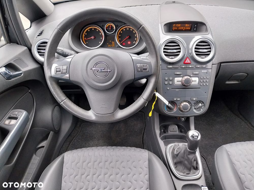 Opel Corsa 1.4 16V Cosmo - 18