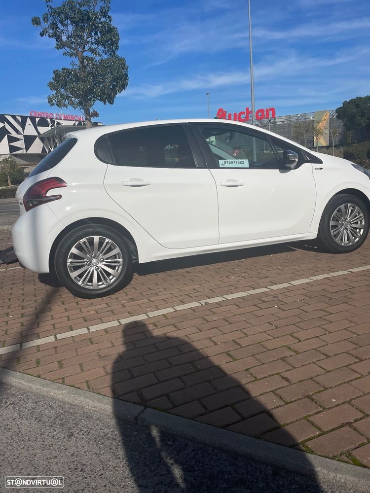 Peugeot 208 1.2 VTi SE Style - 5