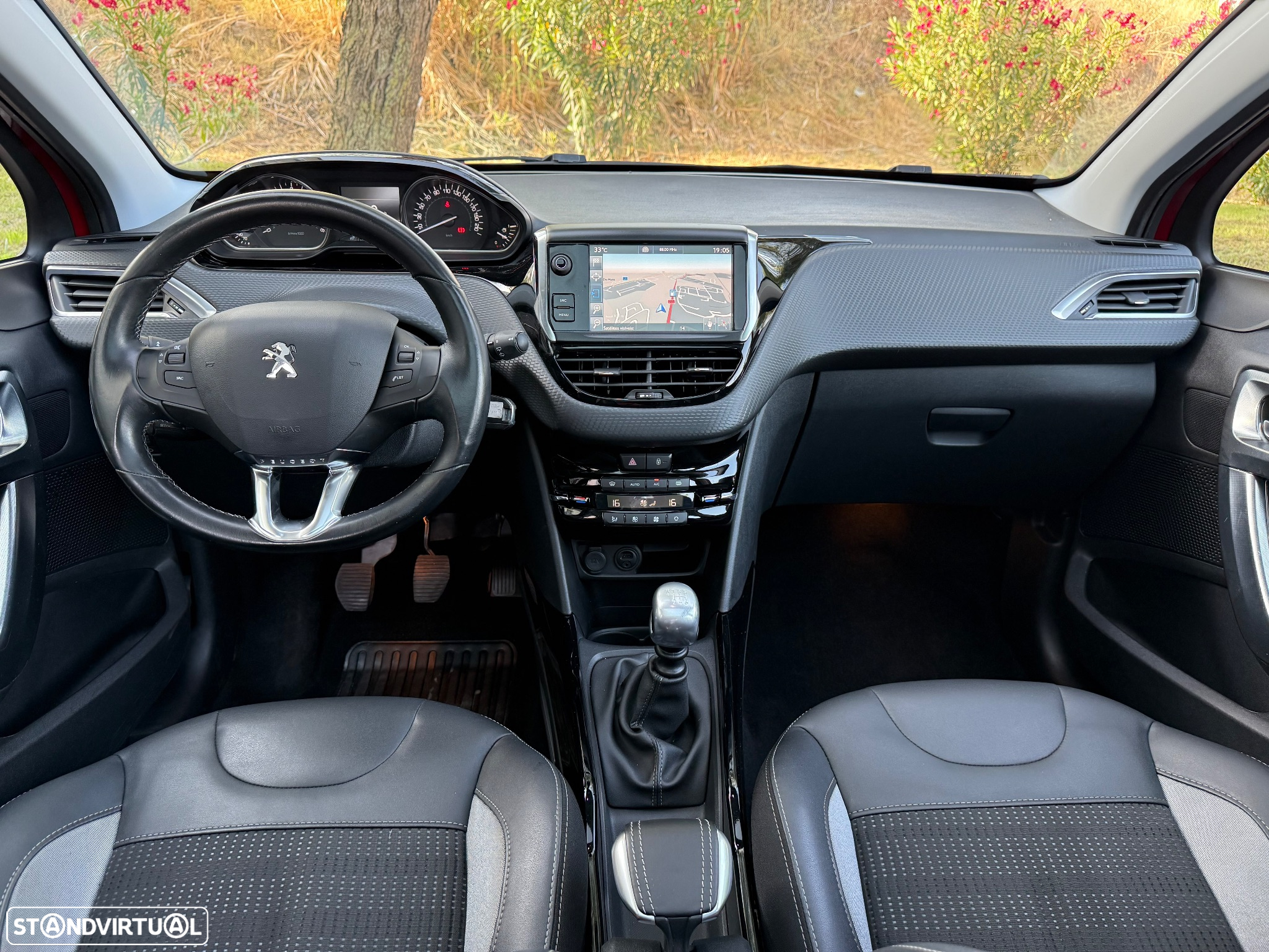 Peugeot 2008 1.6 BlueHDi Allure - 4