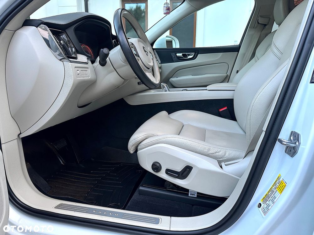 Volvo XC 60 T8 AWD Plug-In Hybrid Inscription Expression - 16