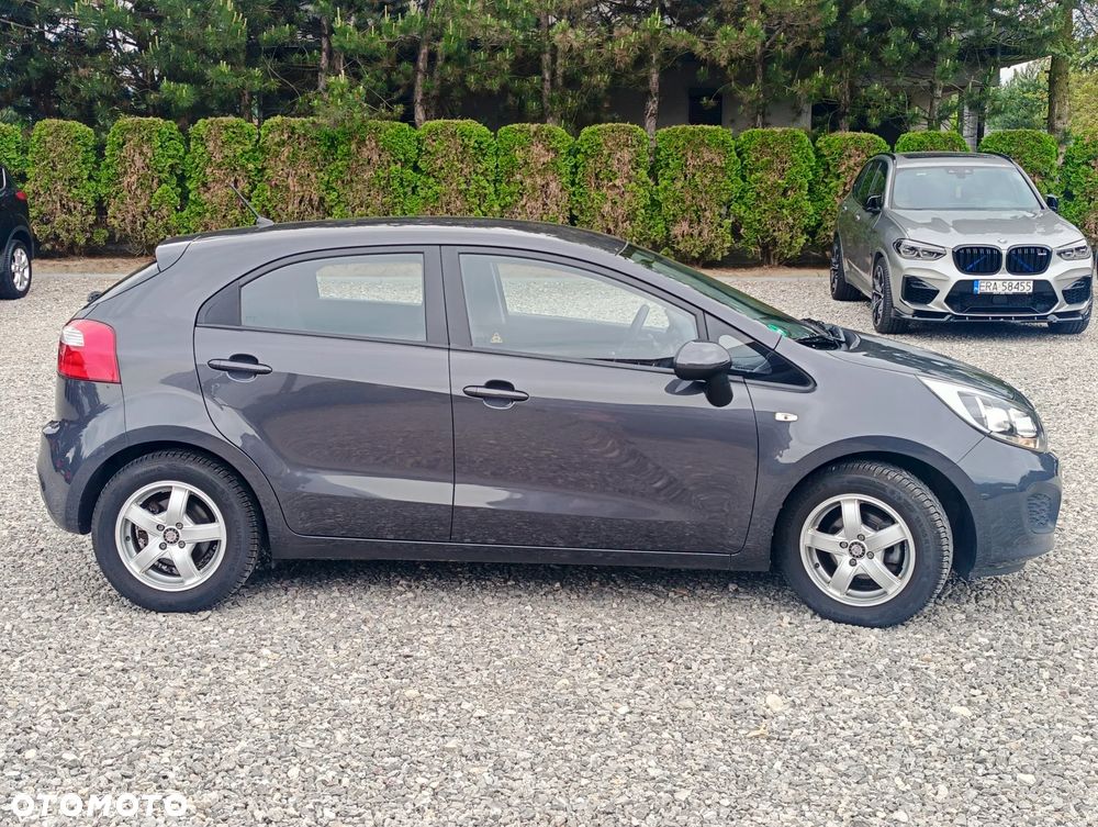 Kia Rio 1.2 Attract - 11