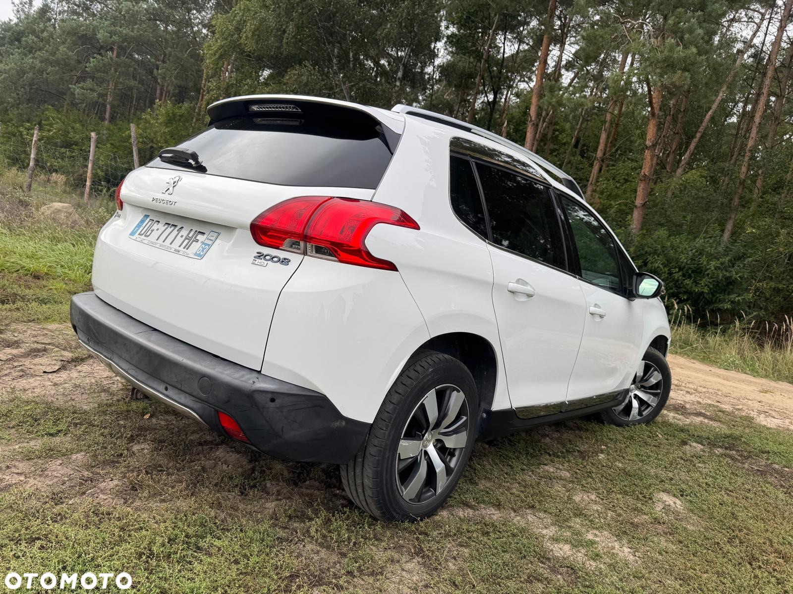 Peugeot 2008 e-HDi FAP 115 STOP & START Allure - 4