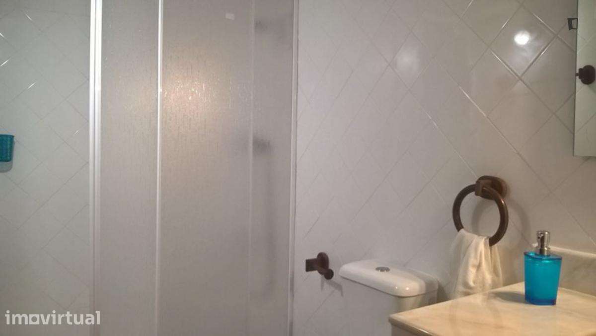 Quarto - localizado em Campanhã Porto - Grande imagem: 4/4