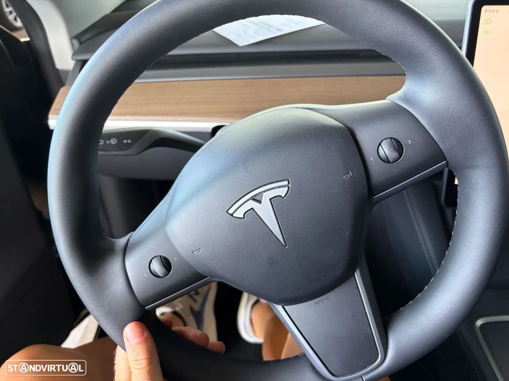 Tesla Model Y Long Range Dual Motor AWD - 6