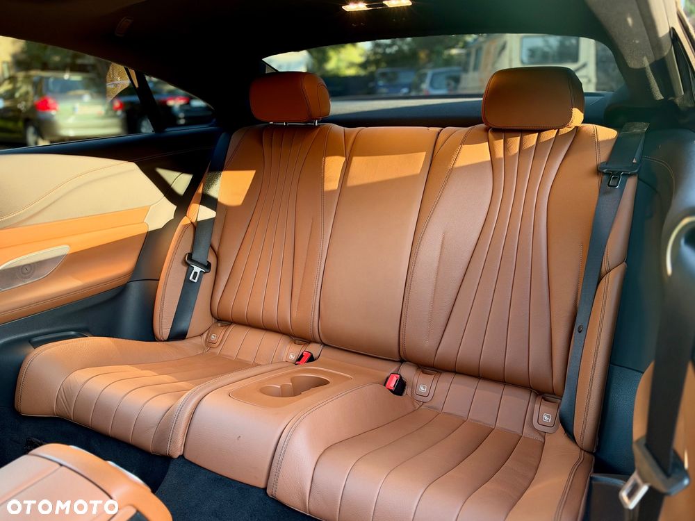 Mercedes-Benz Klasa E 220 d 4-Matic 9G-TRONIC - 17