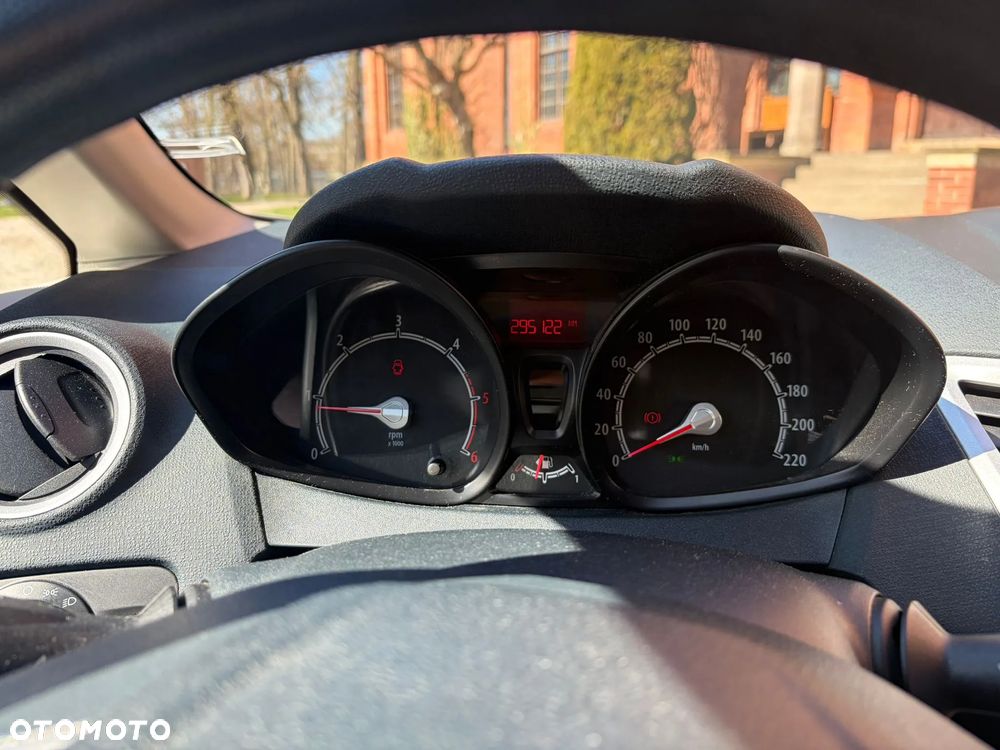 Ford Fiesta 1.4 TDCi Silver X (SVP) - 12