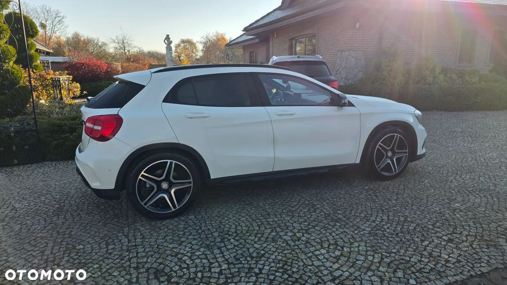 Mercedes-Benz GLA 200 d 4-Matic AMG Line - 8