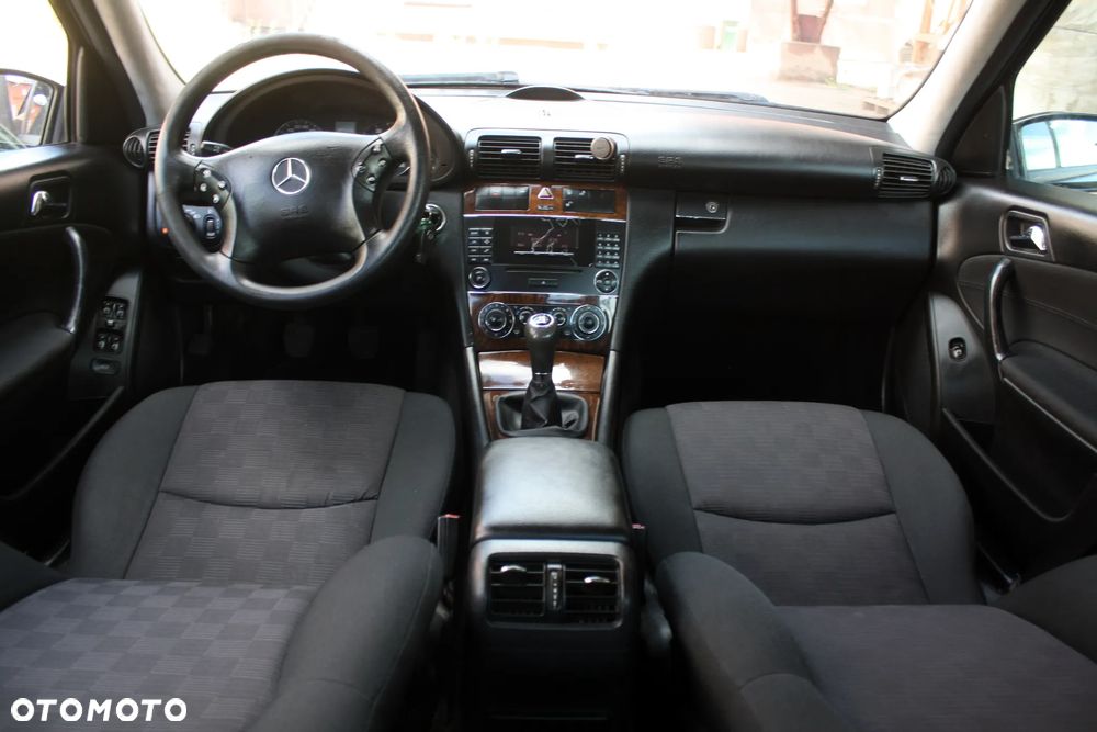 Mercedes-Benz Klasa C 220 CDI Classic - 8