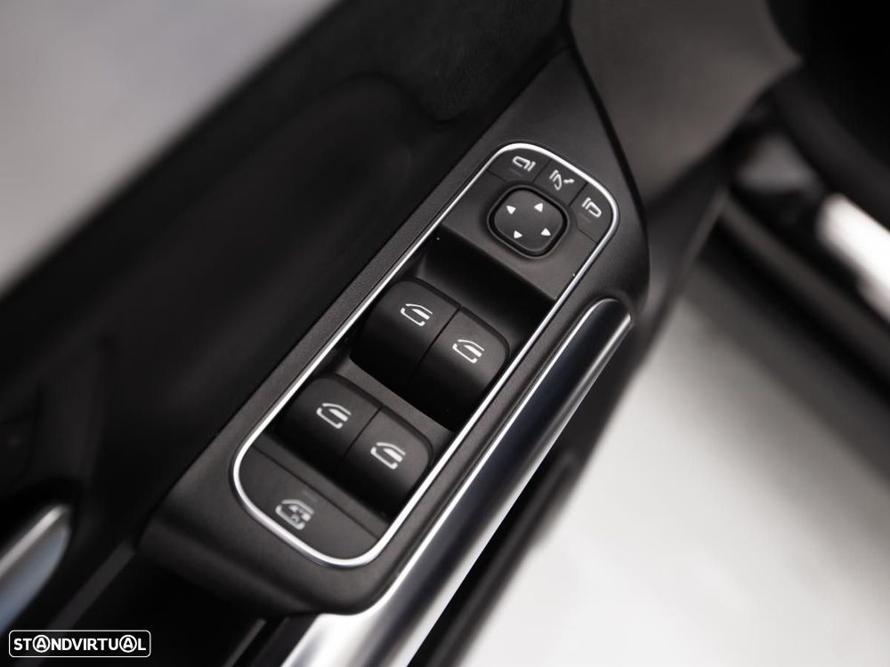 Mercedes-Benz GLA 250 e 8G-DCT AMG Line - 14