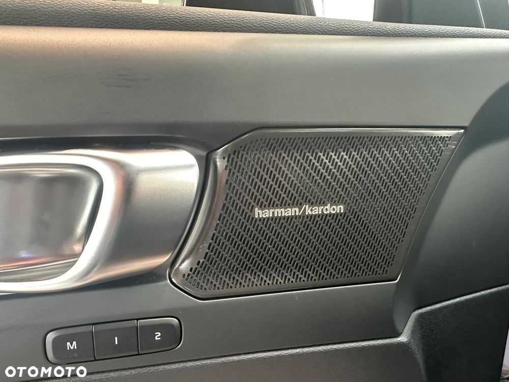 Volvo XC 40 B3 Plus Dark - 6