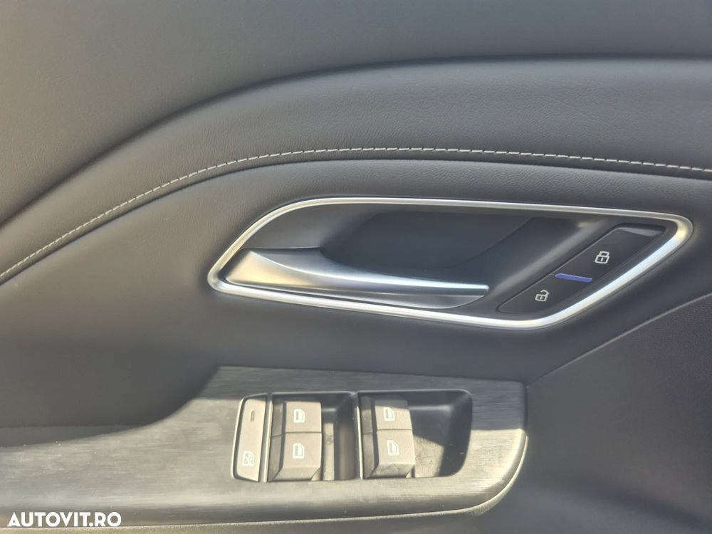 MG ZS HEV 1.5 GSI AT Exclusive - 15