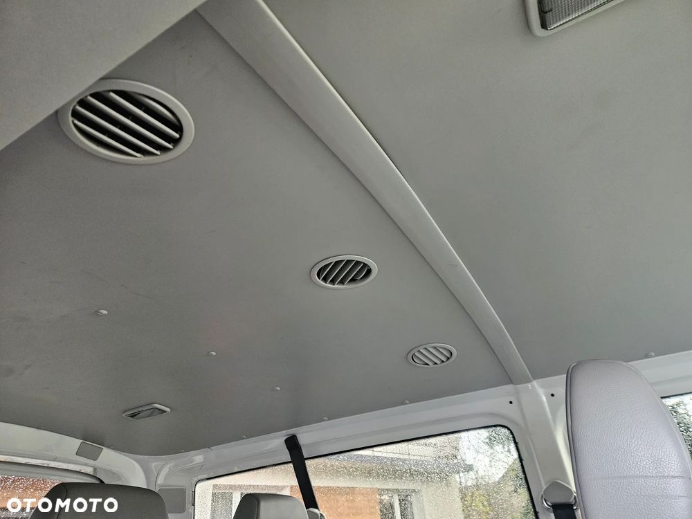 Volkswagen Transporter - 19