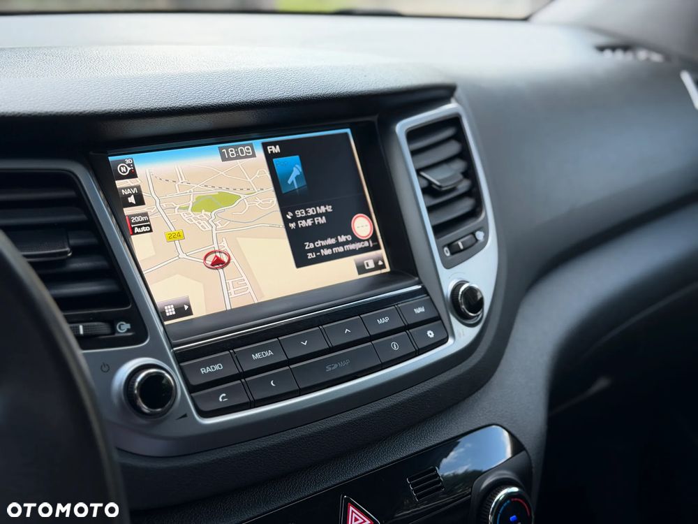 Hyundai Tucson 1.7 CRDI BlueDrive TourdePologne 2WD - 39