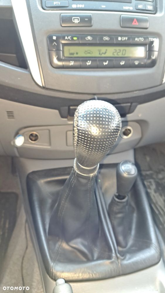 Toyota Hilux 3.0 D-4D Sol - 10