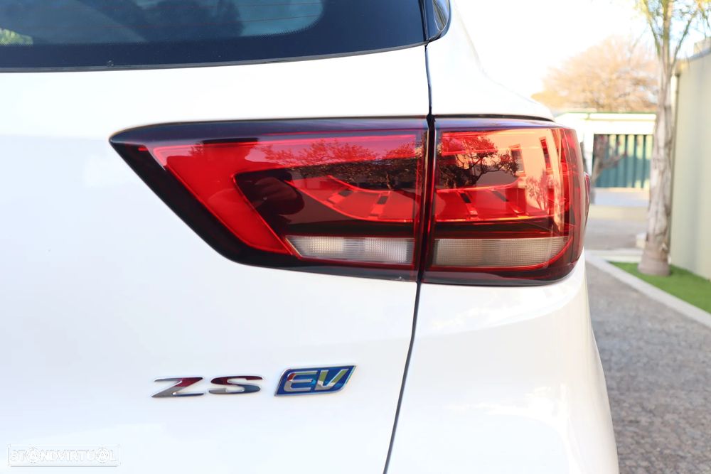 MG ZS EV 72.6 kWh Luxury - 9