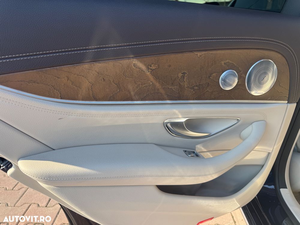Mercedes-Benz E 220 d 4MATIC Aut. - 12