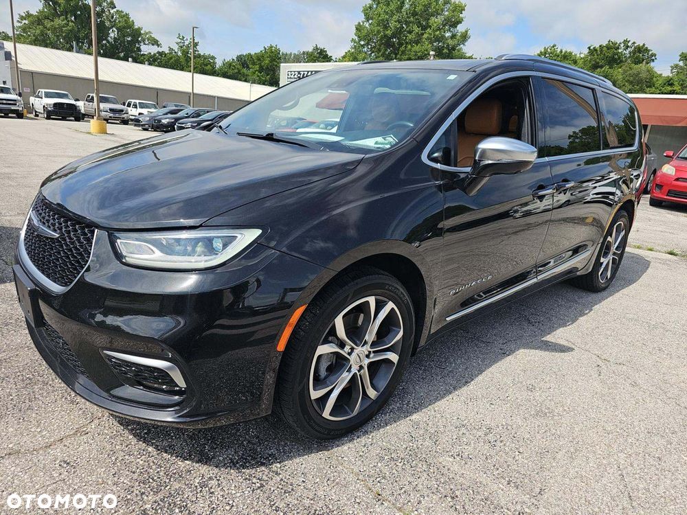 Chrysler Pacifica - 1
