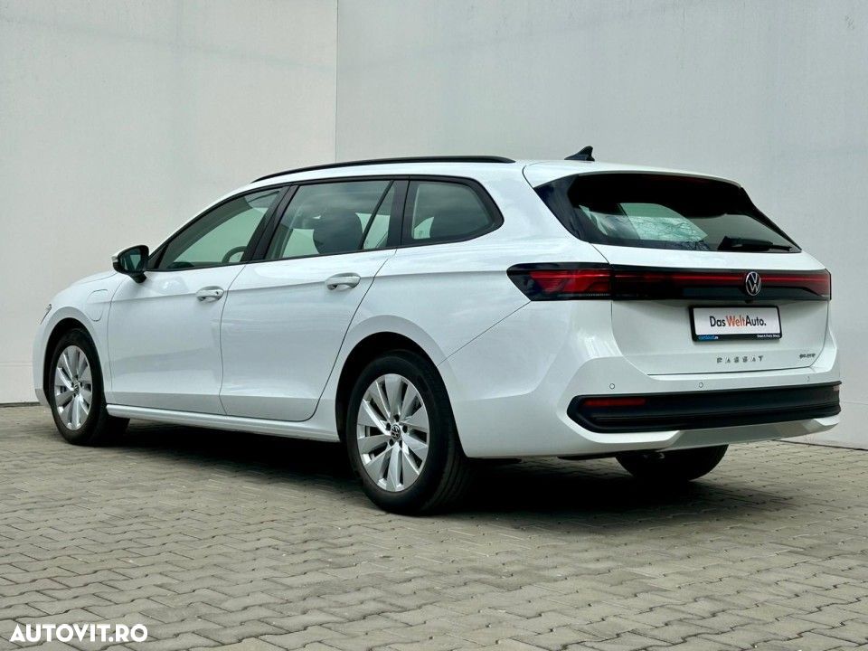 Volkswagen Passat - 8