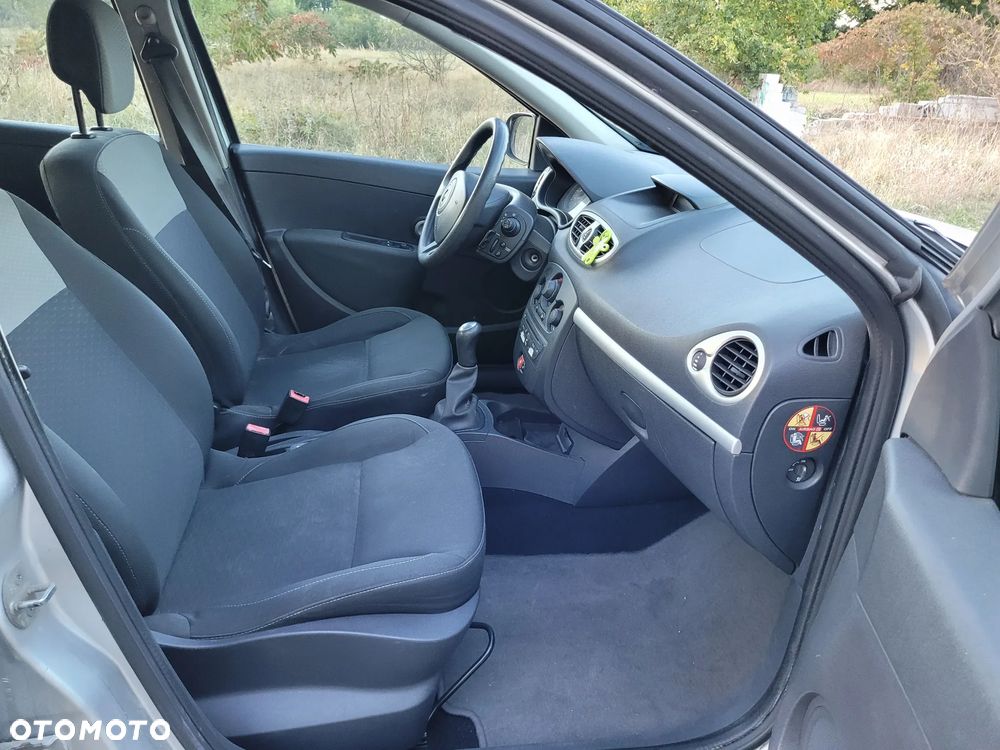 Renault Clio - 13