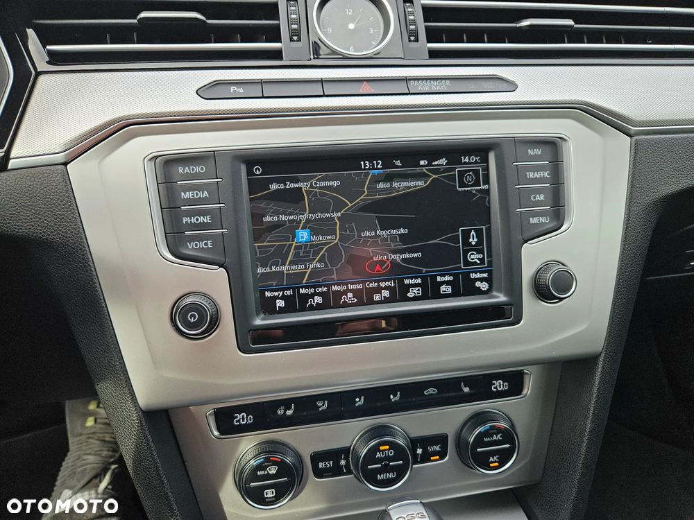 Volkswagen Passat - 24