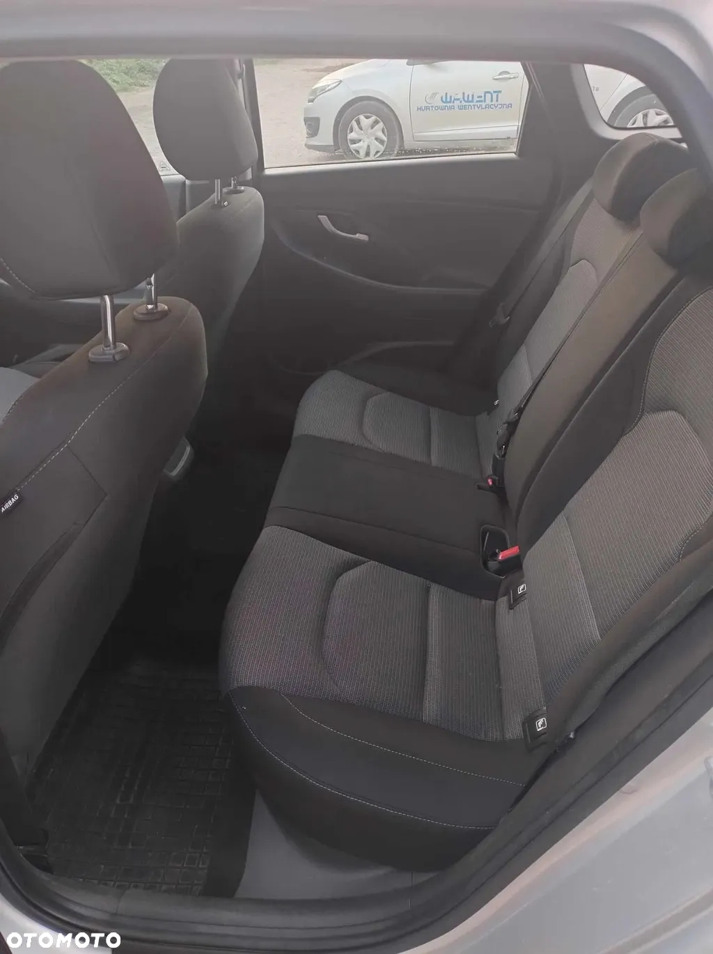 Hyundai i30 1.6 D Comfort - 8