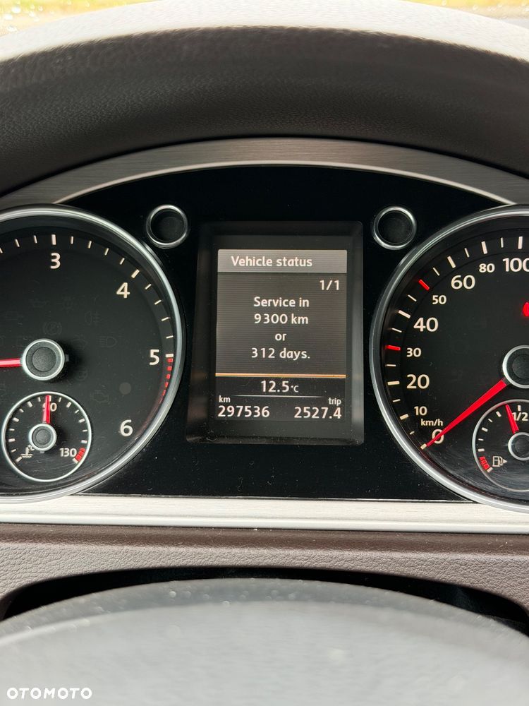 Volkswagen Passat 2.0 TDI Highline - 30