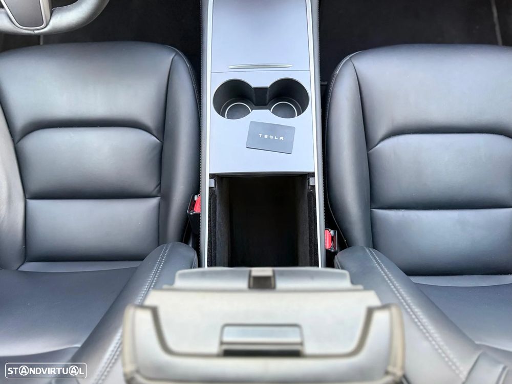 Tesla Model 3 - 12