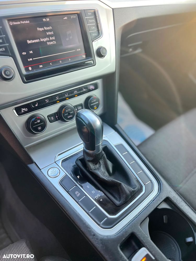 Volkswagen Passat 2.0 TDI DSG Highline - 26