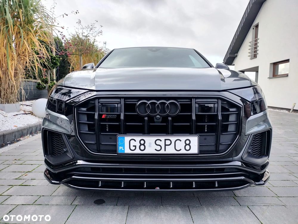 Audi SQ8 - 8