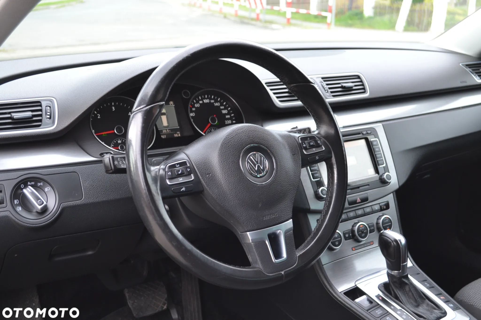 Volkswagen Passat 2.0 TDI Comfortline DSG - 13