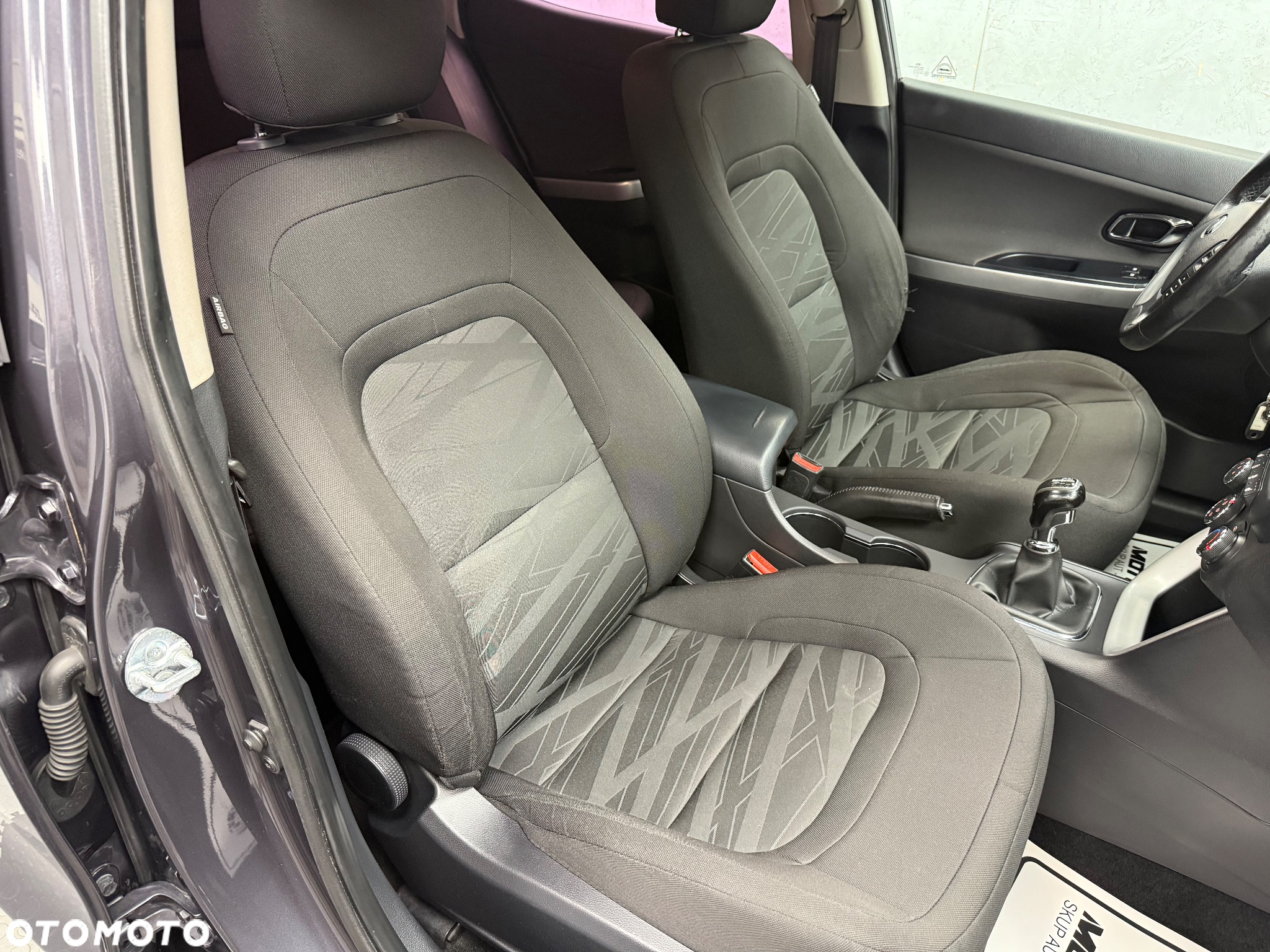 Kia Ceed - 10