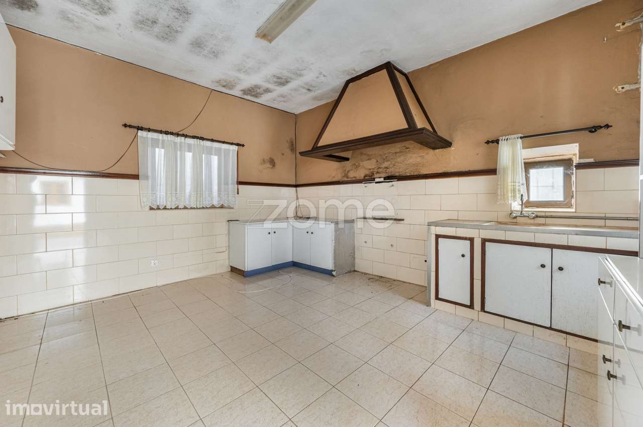 Moradia térrea com terreno de 1.677 m² em Anta, Espinho - Grande imagem: 5/30