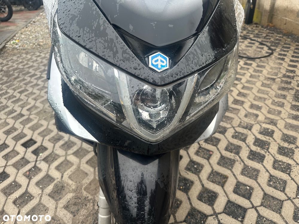Piaggio X10 - 10