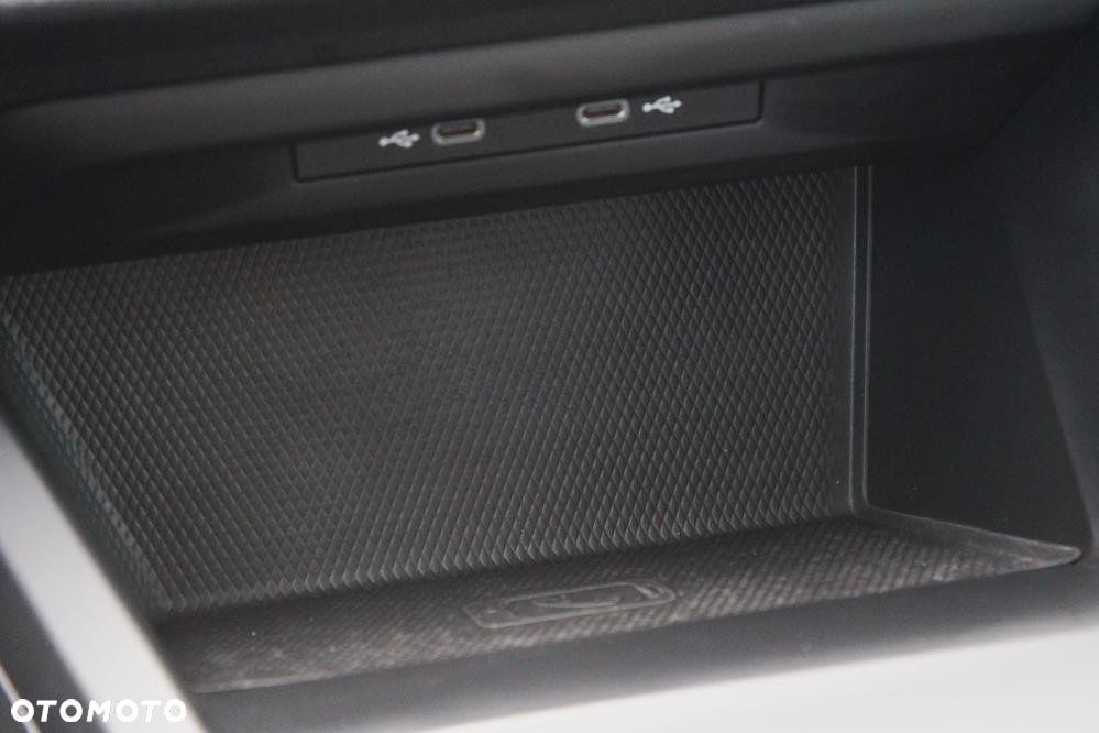 Volkswagen Golf - 21