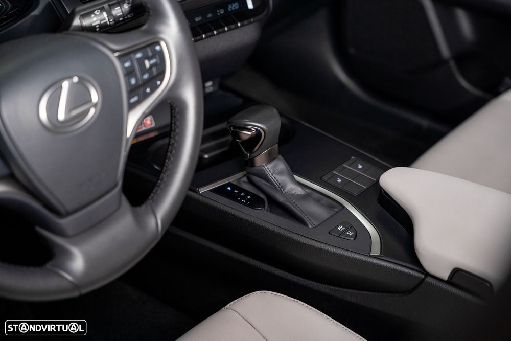 Lexus UX 250h F Sport - 33