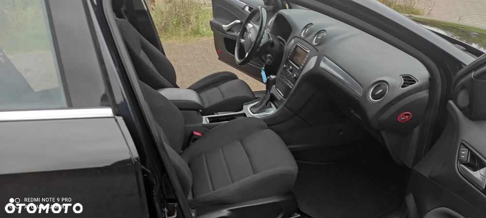 Ford Mondeo 2.0 EcoBoost Business Edition - 26