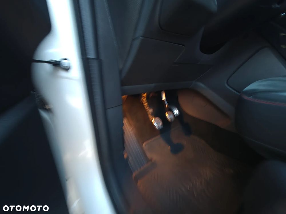Ford Kuga - 13
