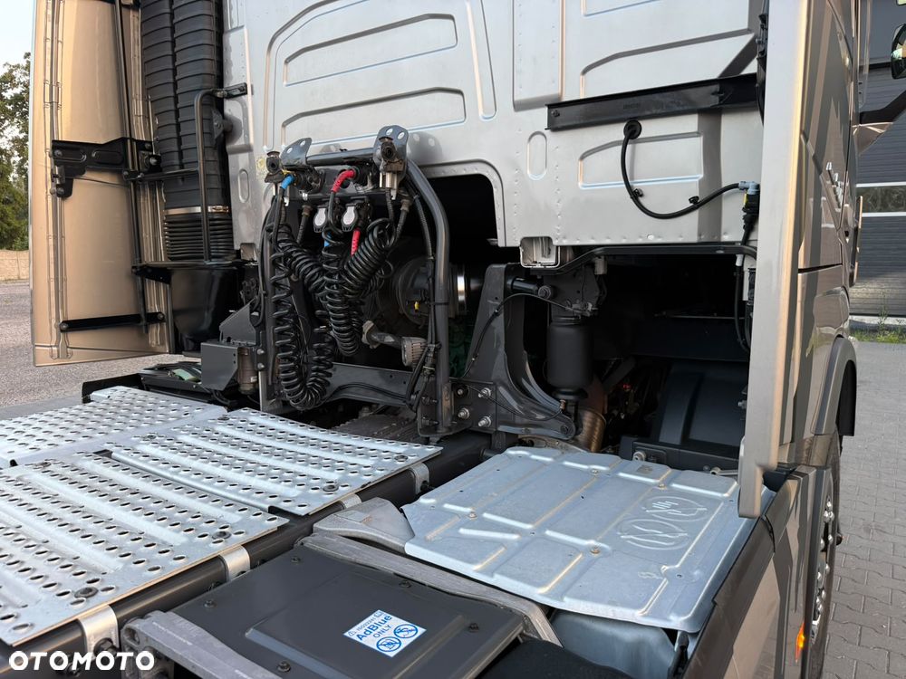 Volvo FH500/EURO6//METALIK/FULL LED/NAVI/KLIMA.POSTOJOWA/SPROWADZONY - 9