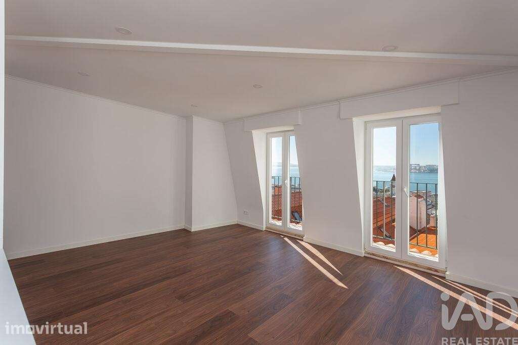 Apartamento T2 em Misericórdia de 81,00 m2 - Grande imagem: 2/30