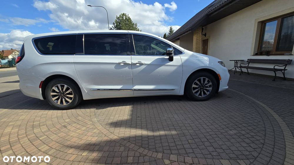 Chrysler Pacifica - 5
