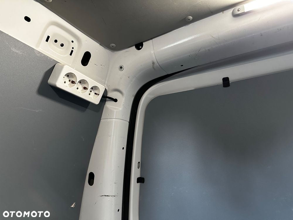 Volkswagen Caddy Maxi - 17