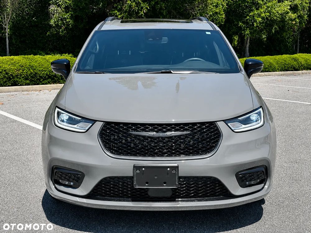Chrysler Pacifica - 8