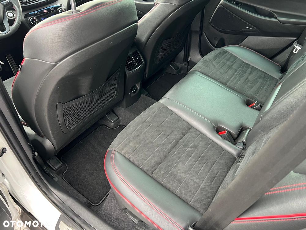 Hyundai Tucson 1.6 GDi 4WD DCT N Line - 32